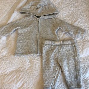 Quilted sweatshirt and sweatpants set